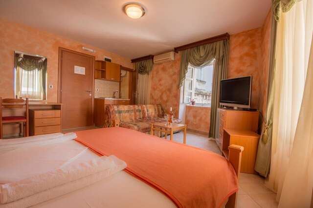 Отель Hotel Rendez Vous Котор-11